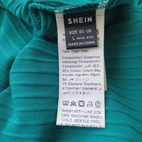 Green Wave Edge Crop Top - Picture 5 of 5